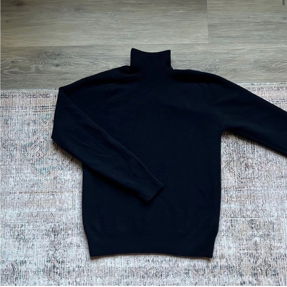 Blue wool and cashmere blend turtleneck by Ami Alexandre Matiussi.